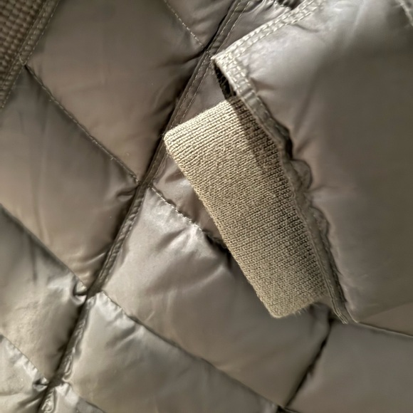 Michael Kors Hooded Puffer Coat - Size Small | Color: Olive Green - Picture 12 of 14